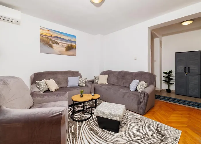 Apartment Lana *
