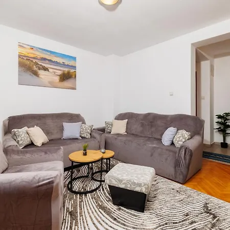 Apartmán Lana *